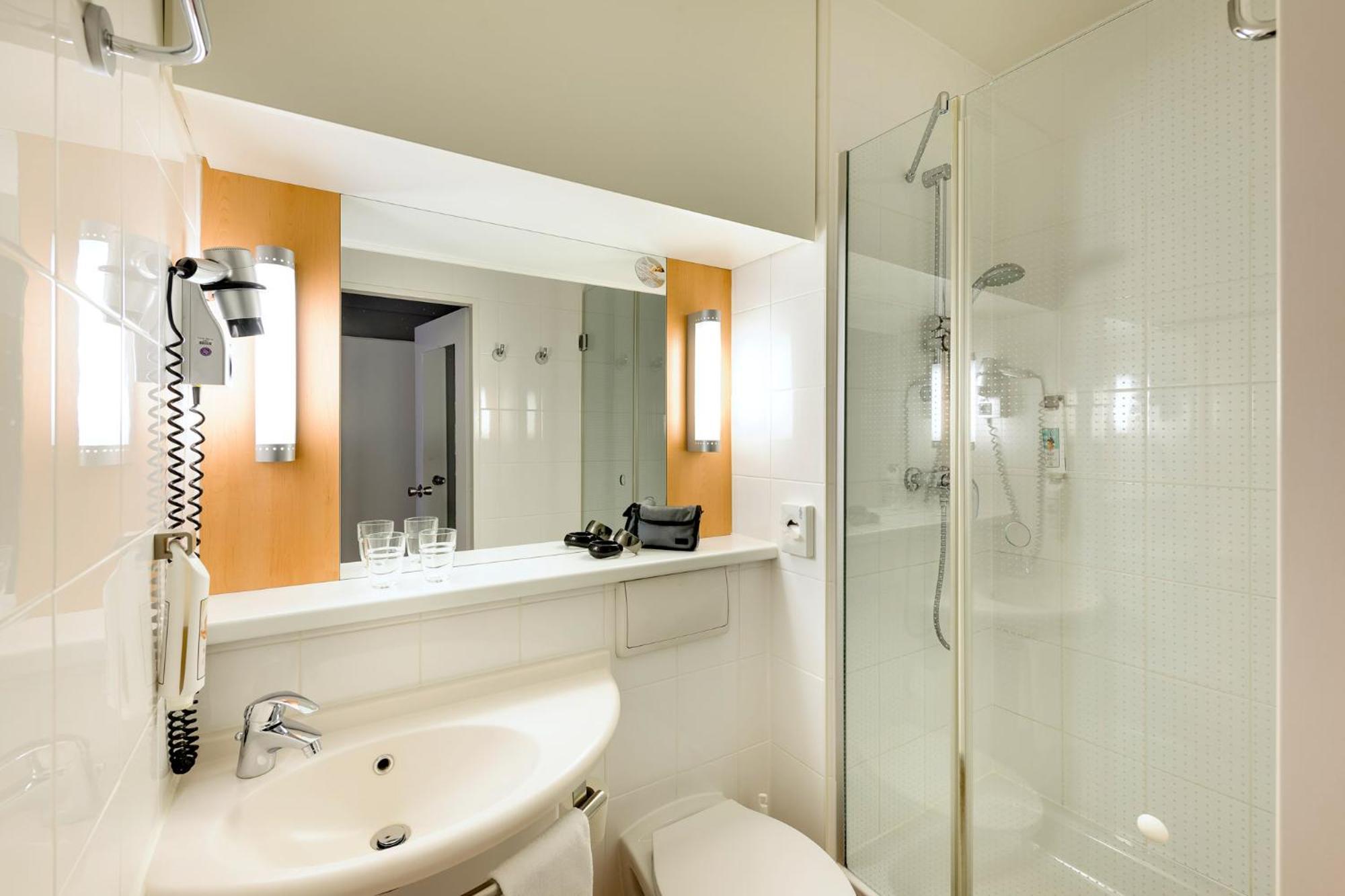 Ibis Hotel Hamburg Alster Centrum Екстериор снимка